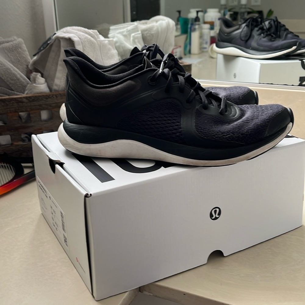 Lululemon chargefeel workout shoes